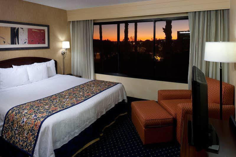 מלון Courtyard By Marriott Cypress Anaheim / Orange County מראה חיצוני תמונה